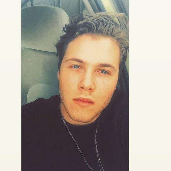 Meet your Posher, Destin - Picture 1 of 1